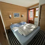 1424 Aconit T 4 Les Menuires Апартаменты Ле-Брюйер
